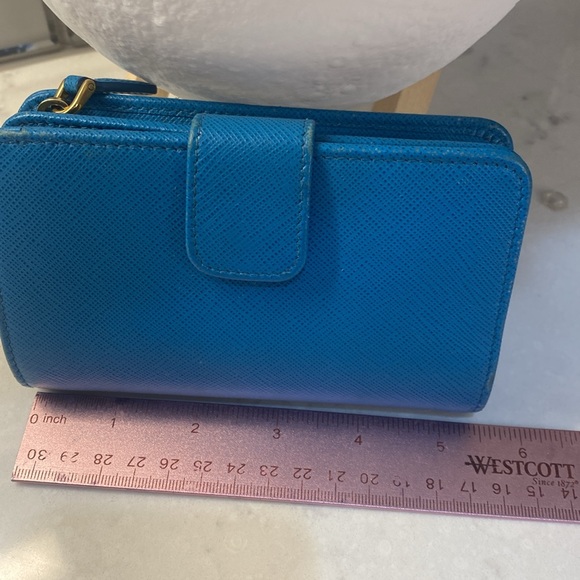 PRADA Wallet with Chain - Picture 10 of 15